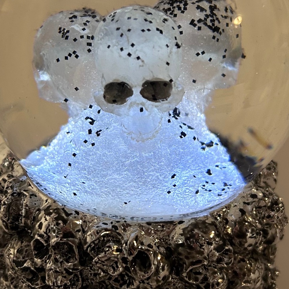 Light Up LED Skull Halloween Snow Globe Chrome Skeleton Water Cluster 5"